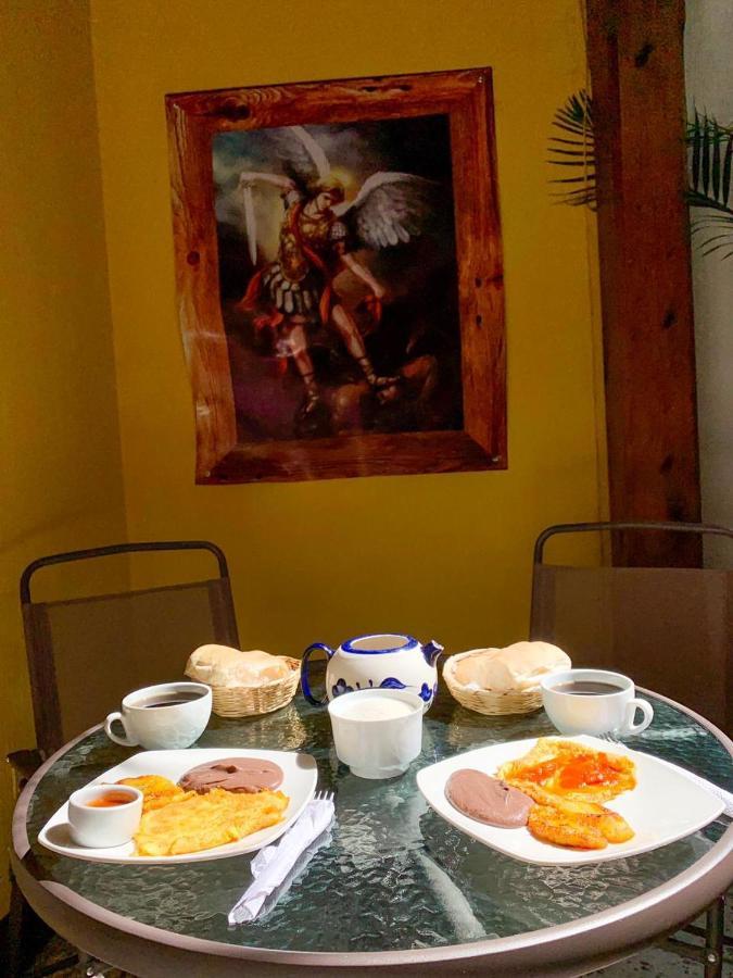 Hotel Posada San Miguel Antigua Bagian luar foto
